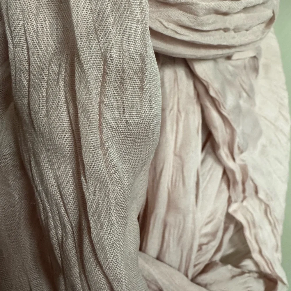 NWOT Elegant Long & Wide Soft Pink Scarf Wrap Crinkle Style w/ Minor Callouts - Picture 7 of 8